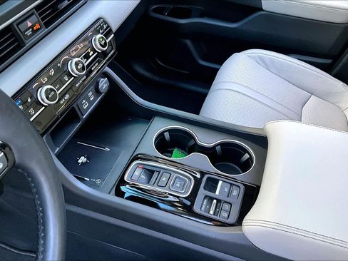 Used 2023 Honda Pilot Elite image 17