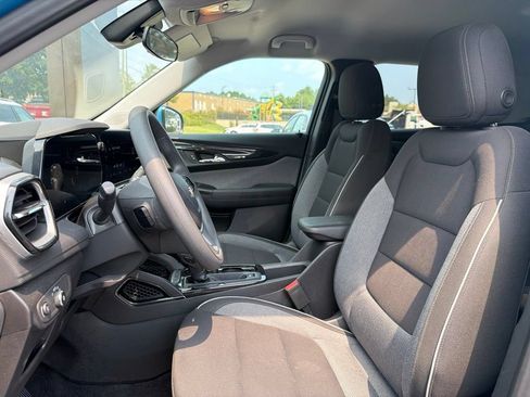 Used 2025 Chevrolet TrailBlazer LT FWD image 22