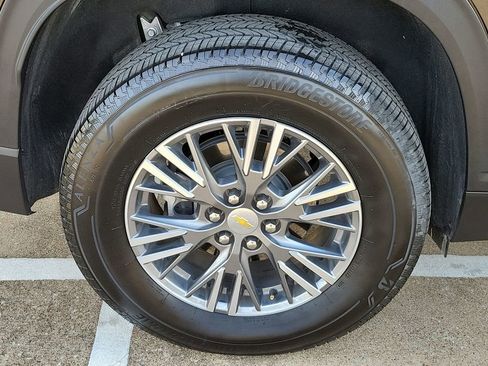 Certified 2025 Chevrolet Traverse LT image 32