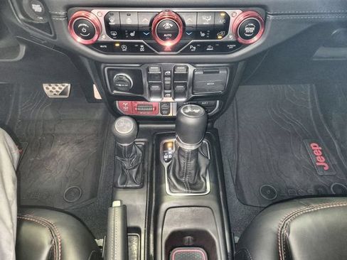 Used 2024 Jeep Wrangler Unlimited Rubicon AWD/4WD image 20
