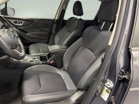 Used 2023 Subaru Forester Premium image 11