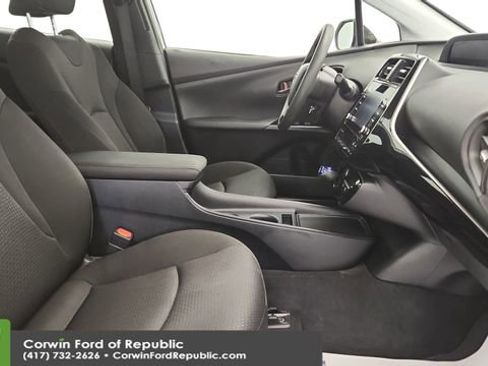 Used 2020 Toyota Prius LE image 24
