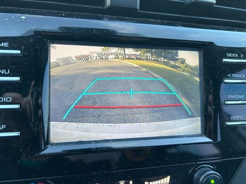 Used 2019 Toyota Camry SE image 25