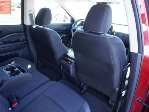 Certified 2025 Nissan Pathfinder SV FWD image 11