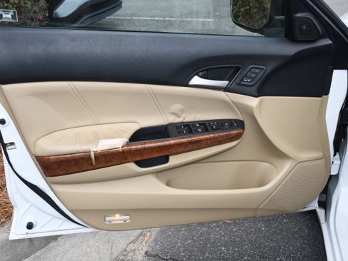 Used 2012 Honda Accord EX-L image 10