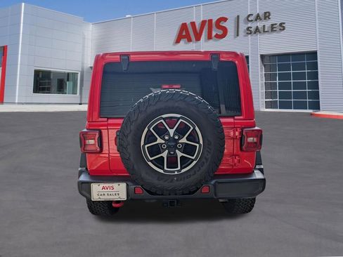 Used 2025 Jeep Wrangler Unlimited Rubicon w/ Convenience Group AWD/4WD image 7