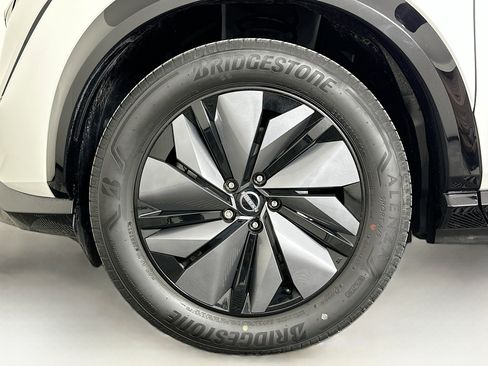 Used 2023 Nissan Ariya AWD image 11