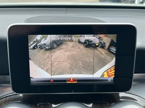 Used 2019 Mercedes-Benz GLC 300 4MATIC image 40