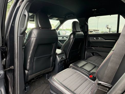 Used 2025 Ford Explorer ST-Line w/ Premium Package RWD image 23