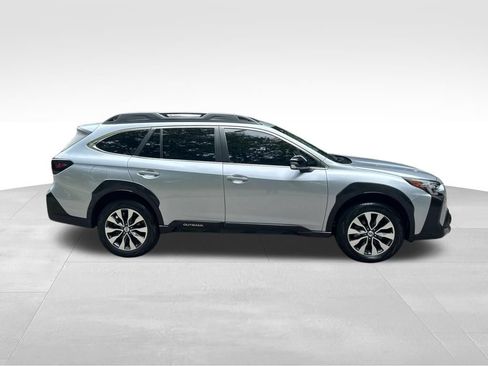 Used 2023 Subaru Outback Limited AWD/4WD image 7