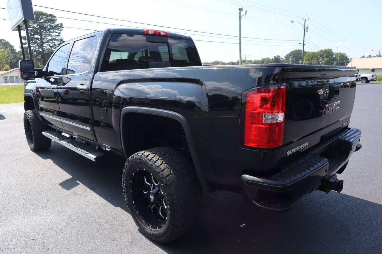 Used 2019 GMC Sierra 2500 Denali w/ Duramax Plus Package AWD/4WD image 7