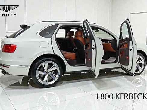 Used 2019 Bentley Bentayga image 19