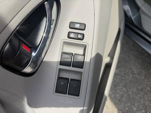 Used 2011 Toyota Camry LE w/ LE Extra-Value Pkg image 14