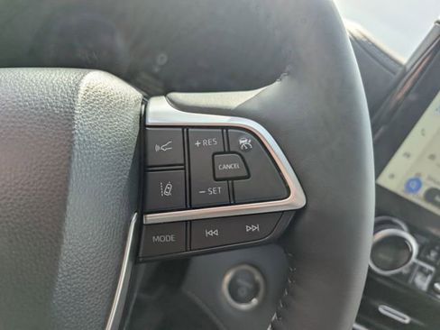 New 2026 Toyota Highlander Platinum image 18