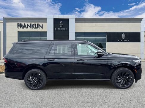 New 2026 Lincoln Navigator L Reserve AWD/4WD image 8
