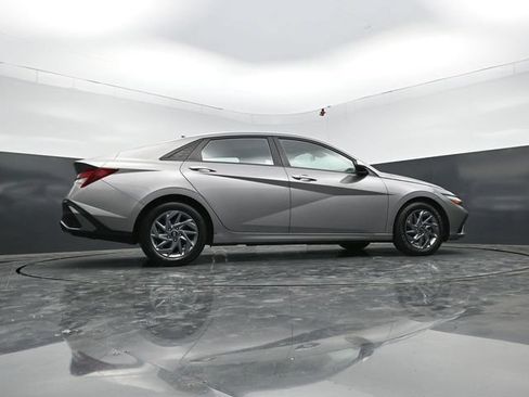 Used 2024 Hyundai Elantra SEL FWD image 64