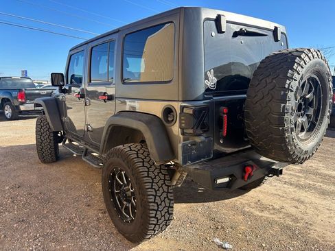 Used 2016 Jeep Wrangler Unlimited Rubicon w/ Connectivity Group image 5