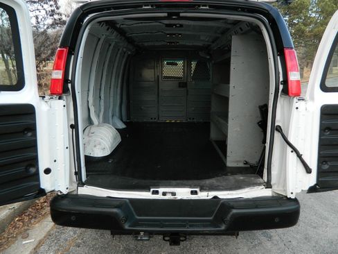 Used 2019 Chevrolet Express 2500 w/ Communications Package image 10