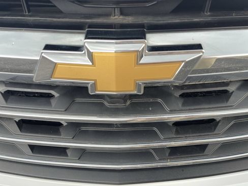 Used 2025 Chevrolet Traverse LT FWD image 30