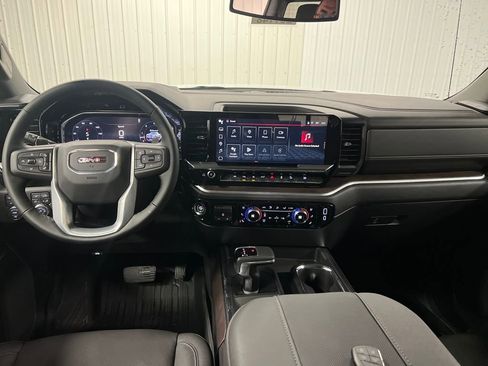 New 2026 GMC Sierra 1500 SLT w/ SLT Premium Plus Package AWD/4WD image 17
