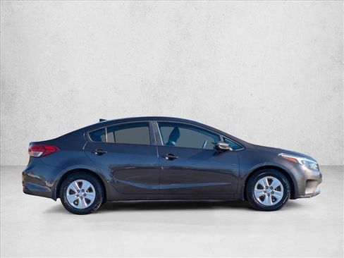 Used 2017 Kia Forte LX w/ LX Popular Package image 4