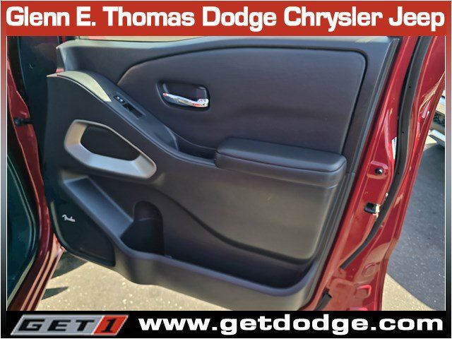 Used 2024 Nissan Frontier SL RWD image 33