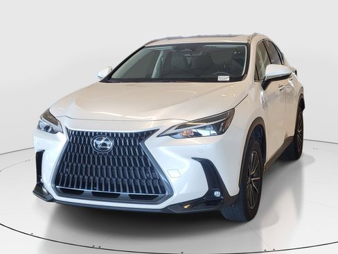 Used 2024 Lexus NX 250 FWD image 4
