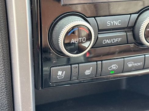 Used 2019 Subaru Ascent Touring image 25