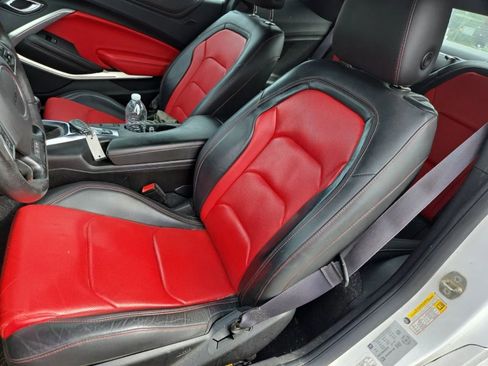 Used 2017 Chevrolet Camaro LT RWD image 5