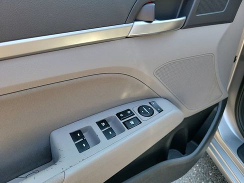 Used 2020 Hyundai Elantra Value Edition FWD image 21