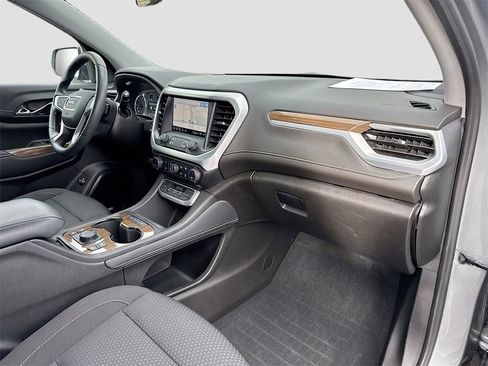Used 2023 GMC Acadia SLE w/ Driver Convenience Package image 31