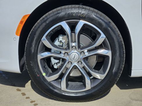 New 2026 Chrysler Pacifica Pinnacle image 12