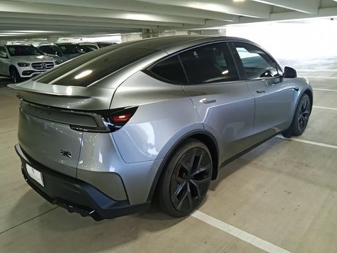 Used 2026 Tesla Model Y Performance AWD/4WD image 5