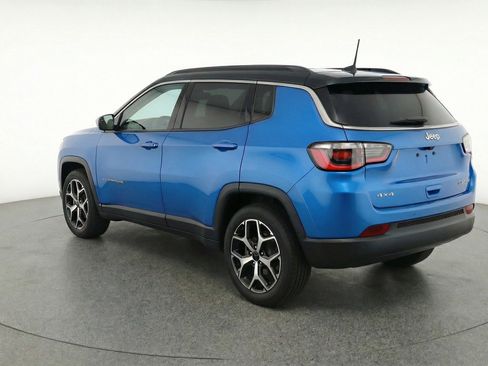 Used 2025 Jeep Compass Limited image 6