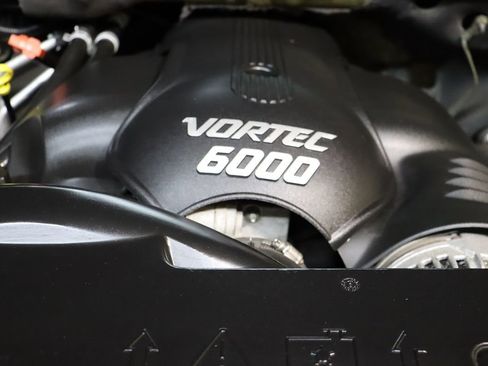 Used 2005 Cadillac Escalade ESV Platinum image 60