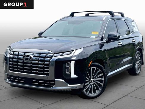 Used 2023 Hyundai Palisade Calligraphy FWD image 1