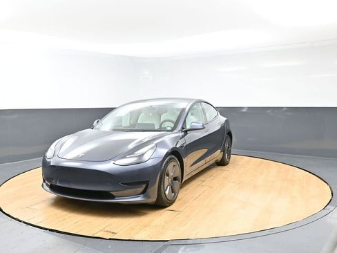 Used 2023 Tesla Model 3 Standard Range RWD image 5