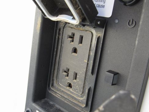 Used 2024 Ford F450 Platinum w/ Camper Package image 10