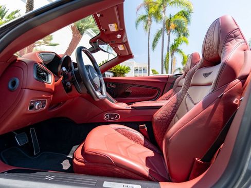 Used 2020 Aston Martin DBS Superleggera Volante RWD image 27