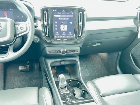 New 2026 Volvo XC40 B5 Plus w/ Protection Package Premier image 23