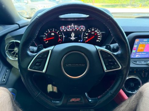 Used 2021 Chevrolet Camaro SS RWD image 9