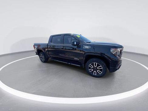Used 2025 GMC Sierra 1500 AT4 w/ AT4 Premium Package AWD/4WD image 2