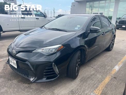 Used 2019 Toyota Corolla XSE FWD image 1