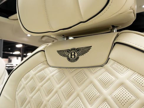 Used 2021 Bentley Flying Spur W12 image 8