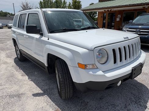 Used 2016 Jeep Patriot Sport w/ Power Value Group AWD/4WD image 3