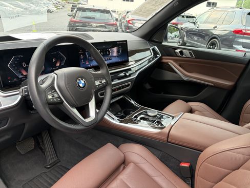 Used 2024 BMW X5 xDrive40i w/ Premium Package AWD/4WD image 10