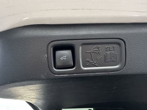 Certified 2023 Ford Expedition Limited image 47