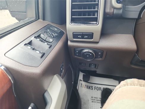 Certified 2022 Ford F250 King Ranch w/ King Ranch Ultimate Package AWD/4WD image 30