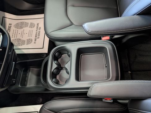 New 2026 Chrysler Pacifica Select image 11