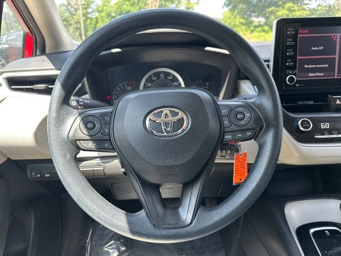 Used 2021 Toyota Corolla LE image 19